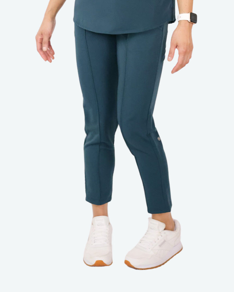 20% OFF FINAL SALE - Essential Tapered scrub pants